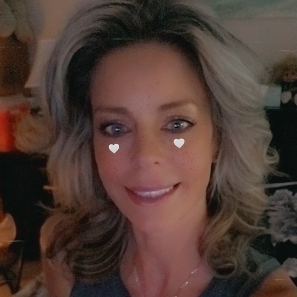 Meet your Posher, Trina Jean ๐ HI..  โค๐ - Picture 4 of 4